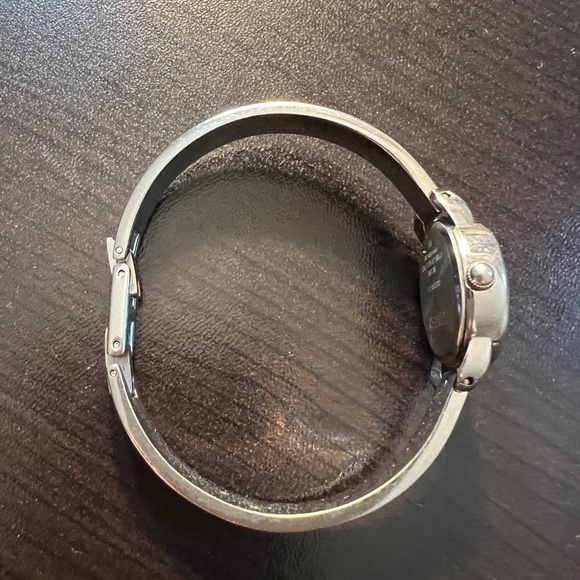 Ladies Timex jewelry watch - Picture 3 of 4